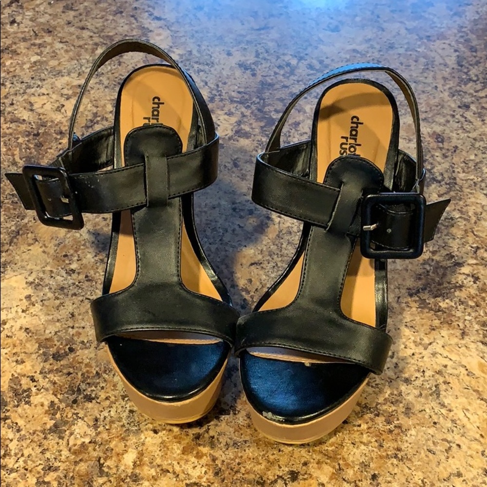 Black wedges